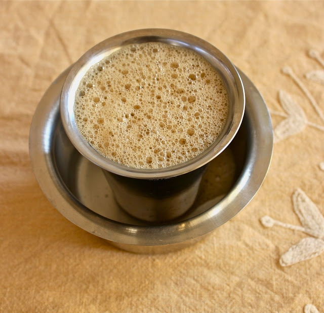 Recipe to make filter kaapi : How to make South Indian filter coffee