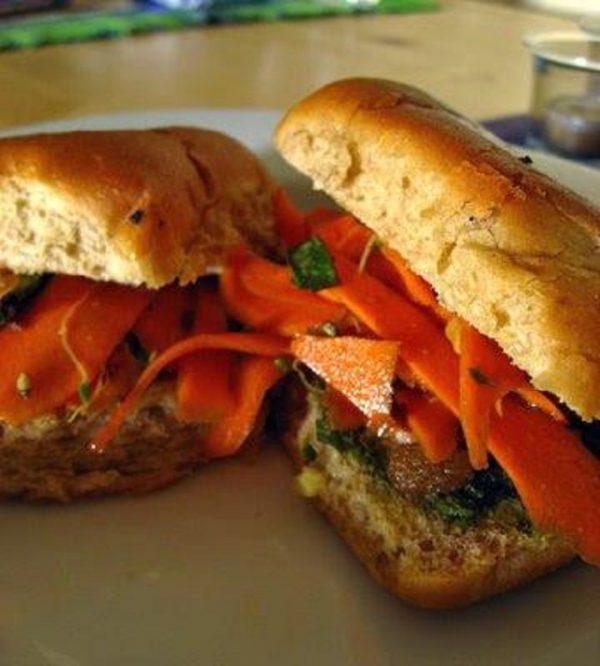 carrot-alfalfa-sprouts-salad-sandwich-recipe.25759.jpg Carrot - Alfalfa Sprouts salad sandwich