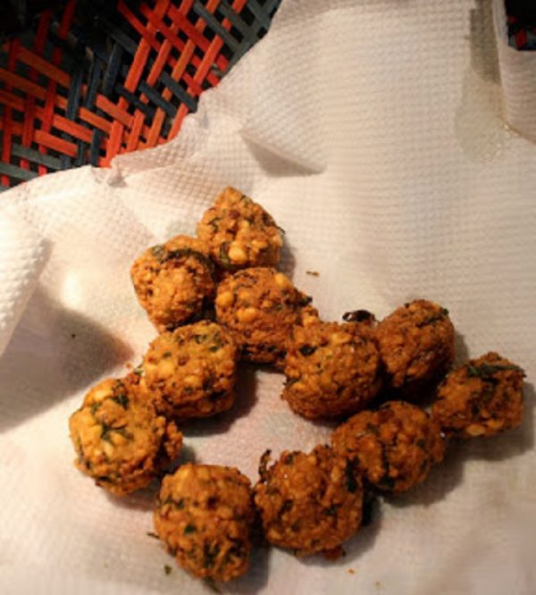 masala-vadai-from-a-tea-shop-in-recipe.25510.jpg Masala Vadai from a tea shop in Mannargudi : Guest post by Bharath M.