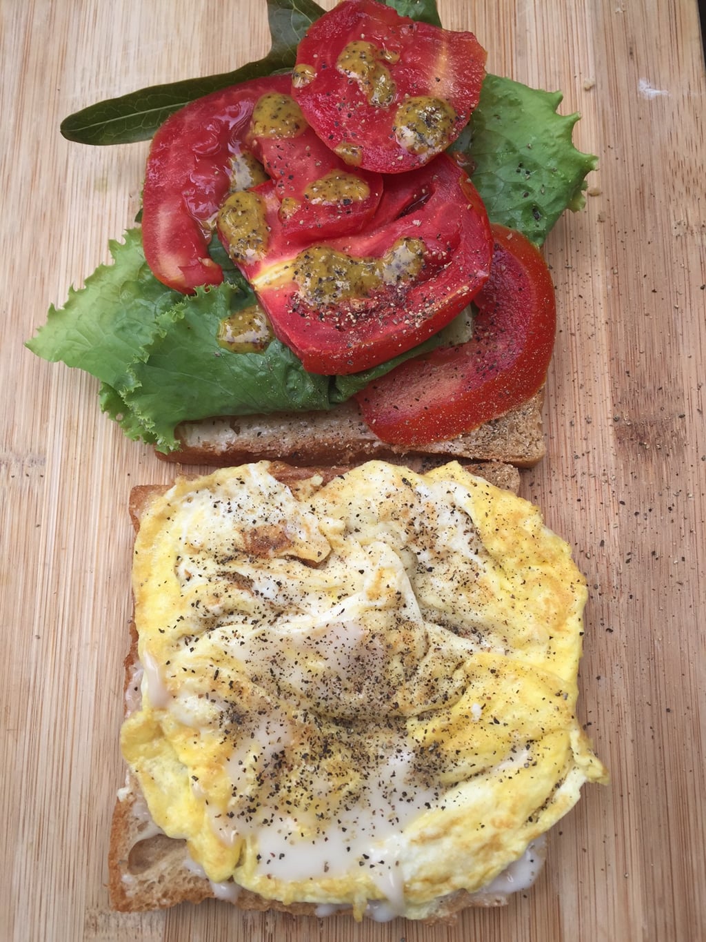 egg lettuce tomato sandwich