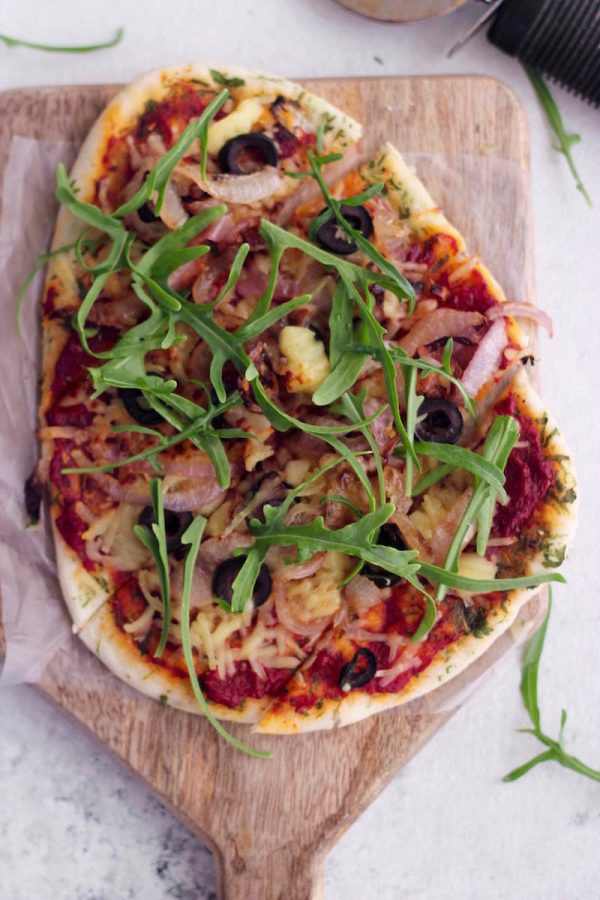 naan-pizza-04 Naan Pizza with Caramelised Onions and Black Olives