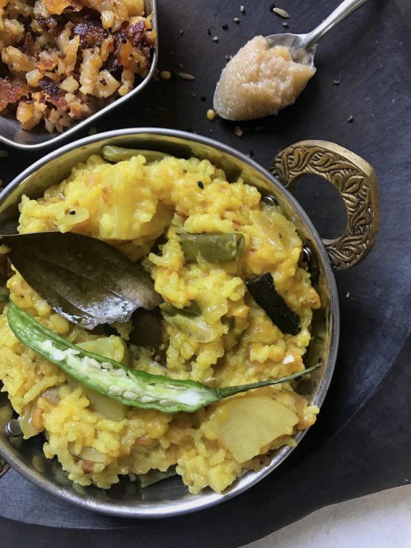 bengali-khichuri-khichdi-02 Bengali Khichuri - Bhaja Muger Dal Khichuri