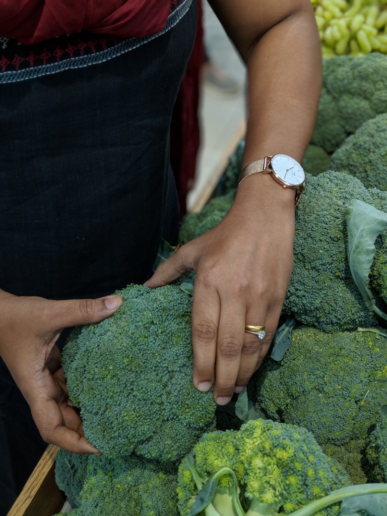Easy 5minute Microwave Steamed Broccoli with garlic + 5 quick dinner ideas
