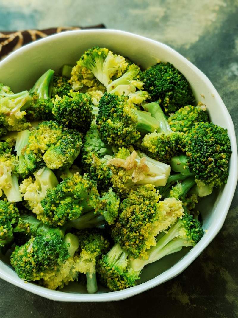 Easy 5 Minute Microwave Steamed Broccoli With Garlic 5 Quick Dinner Ideas